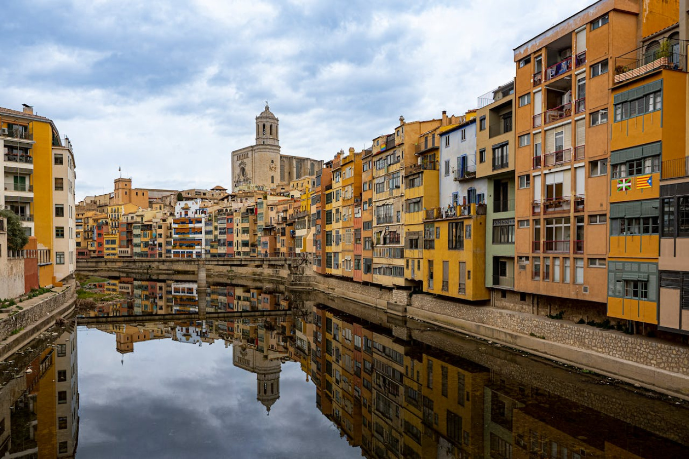 Descobreix Girona a peu a l'agost amb l’Hotel Peninsular